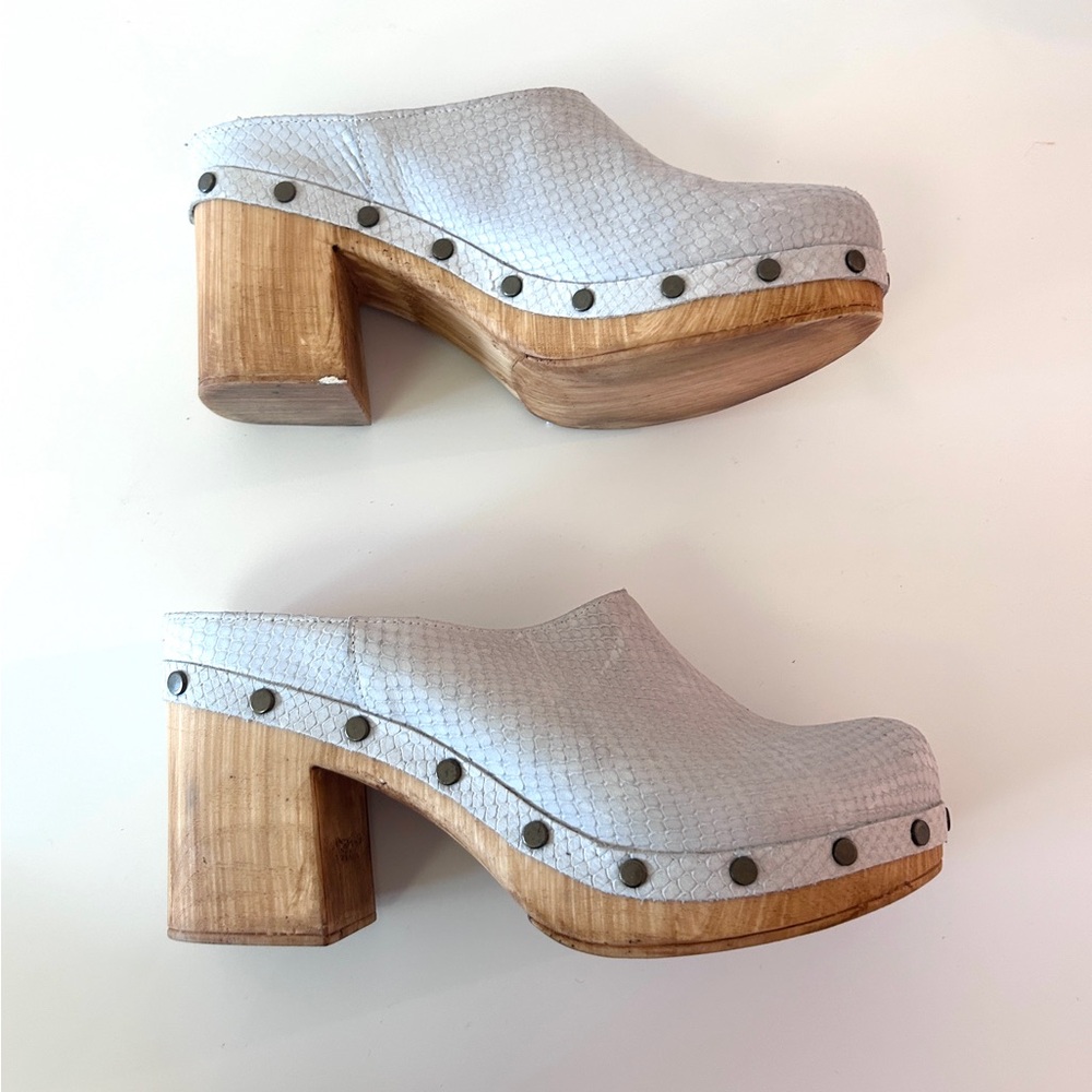 Snakeskin and wood platform clogs - size 40